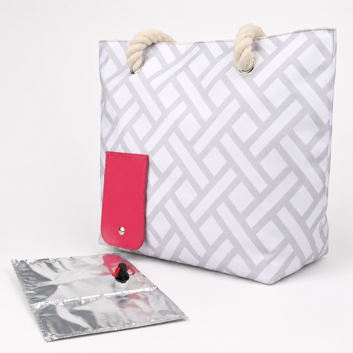 Insulated Beach Tote with Hidden Drink Dispenser – Leakproof 1.5L Spout Bag